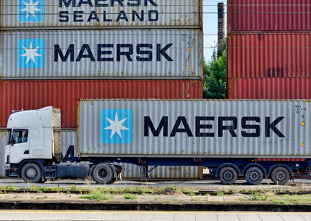 maersk_shipping_containers