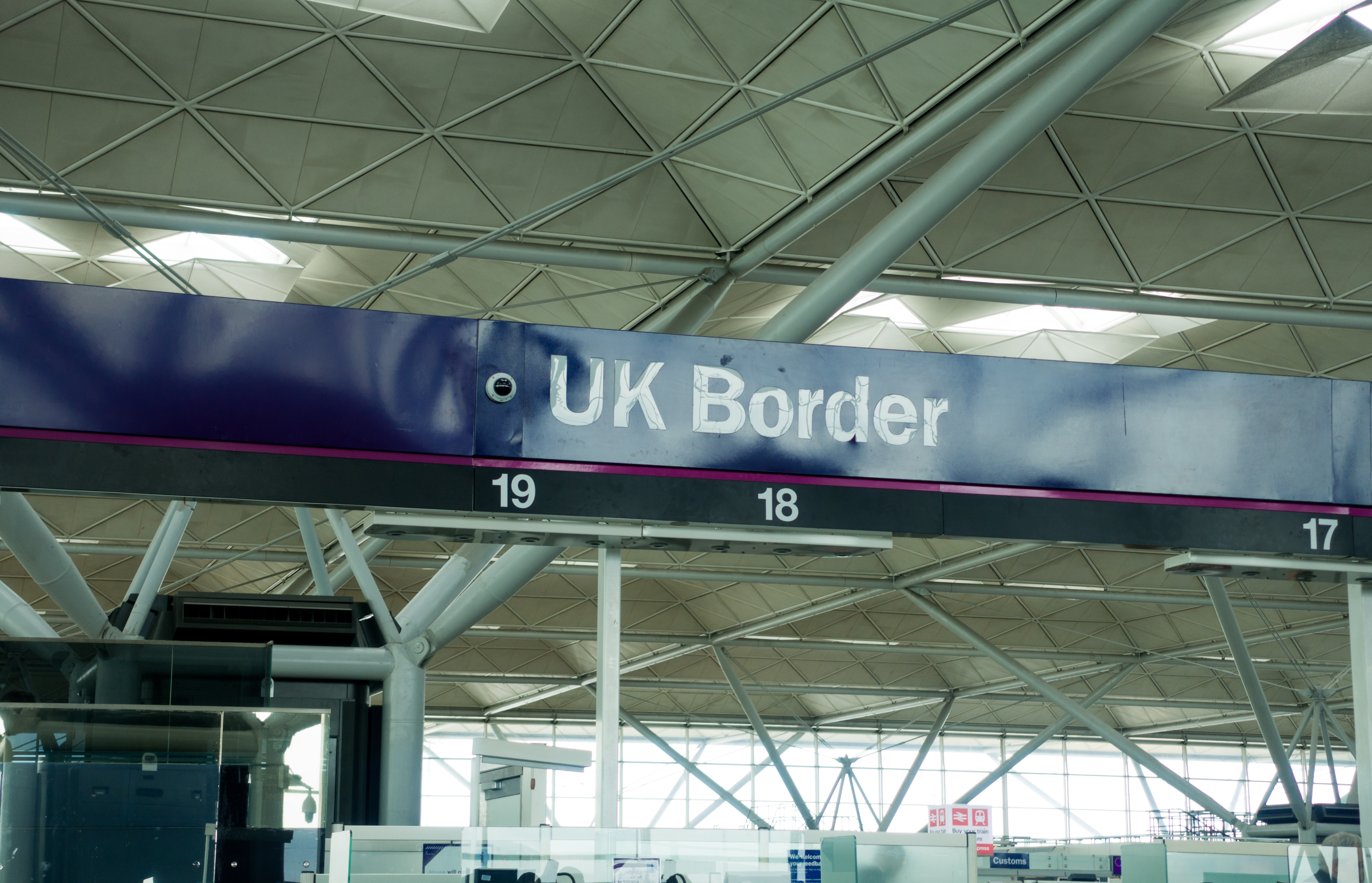 Ukbordersign